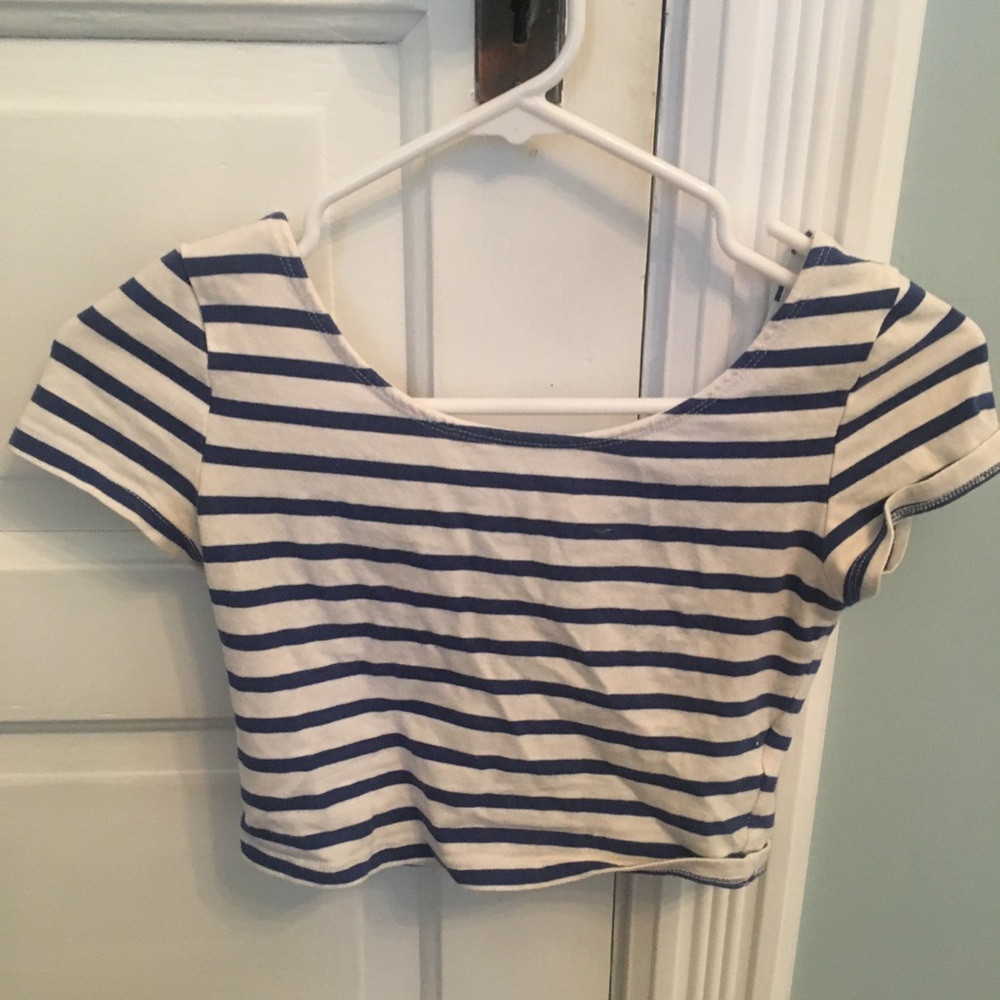 Blue scoop neck striped crop top